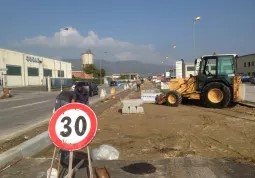 Si lavora al completamento della pista ciclabile lungo la strada regionale verso Cuneo